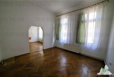 Apartament cu 4 camere  de vanzare, Ultracentral,  Kogalniceanu, curte si pod Apartament cu 4 camere  de vanzare, Ultracentral,  Kogalniceanu, curte si pod - 1