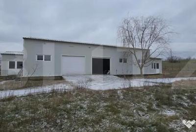 Spațiu comercial, de 180 mp, în Central - 4