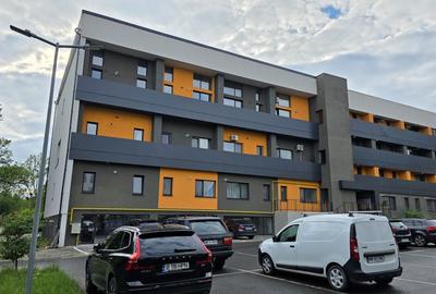 Spațiu comercial, de 50 mp, în Central - 3