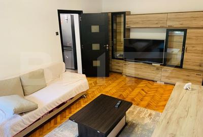 Apartament de vanzare, cu 2 camere, 48 mp, zona 7 Noiembrie - 2