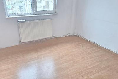 Vand apartament 2 camere decomandat in Deva, zona Micro 15, etaj 7, - 2