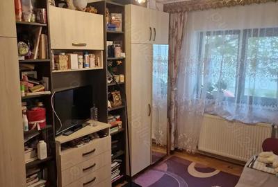 Casă cu 3 camere decomandat în Central