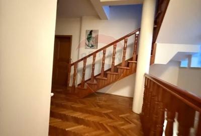 De inchiriat Casa / Vila 7 camere + curte zona Vatra Luminoasa - 32