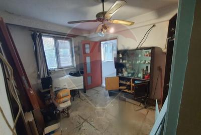 Apartament cu 2 camere de vanzare - Comanesti - 4