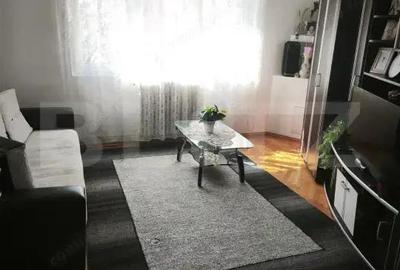 Apartament spa?ios cu 3 camere decomandate