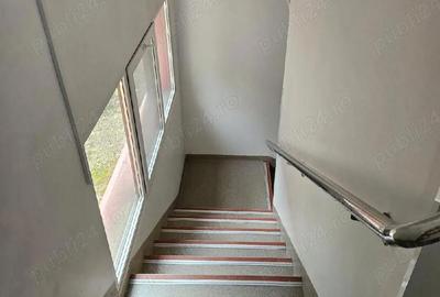 Spațiu comercial, de 1,000 mp, în Central - 3