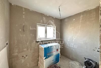 Jumatate de duplex cu 5 camere despartit prin camera tehnica - 12