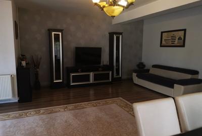 Casă individuală cu 5 camere în Periferie