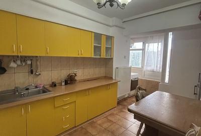 Apartament cu 3 camere în Ultracentral