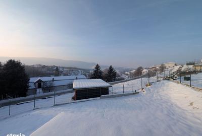 Casă cu 5 camere cu Canalizare în Baciu