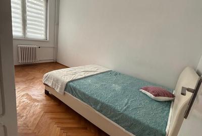 Apartament cu 3 camere semidecomandat în Pajura - 4