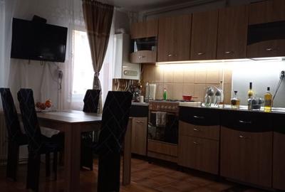 Apartament cu 3 camere decomandat în Central - 1