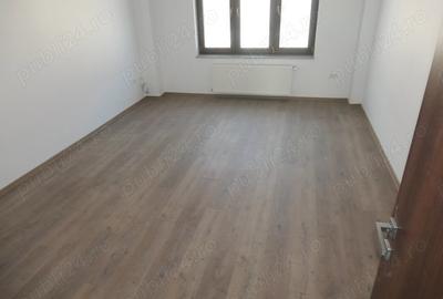 Spațiu comercial, de 180 mp, în Central - 8