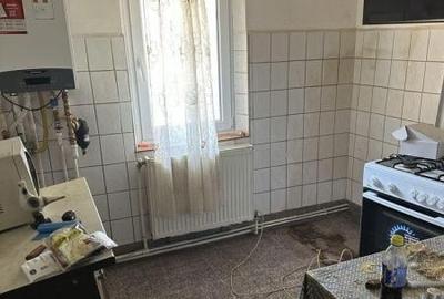 Apartament 2 camere,parter,50mp,Bratianu( 2 cocosi)bloc din1990 - 4