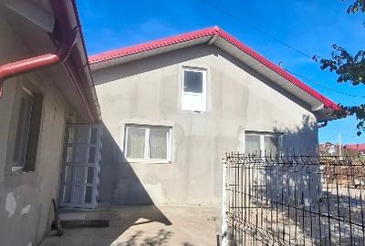 Casă de vânzare - 1