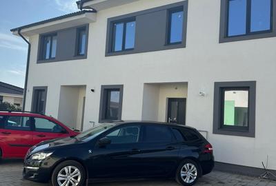 Duplex cu 3 camere cu Canalizare în Moșnița Nouă - 2