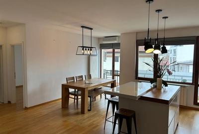 Apartament cu 3 camere semidecomandat în Dacia