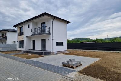 Casă cu 3 camere în Central