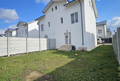 Casă individuală cu 4 camere cu Canalizare în Central - 2