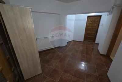 Garsoniera parter, strada 8 Martie - 3