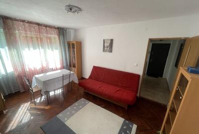 Apartament cu 2 camere semidecomandat în Decebal - 5