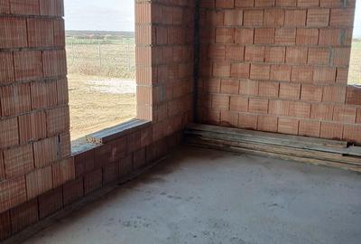 Casă cu 3 camere în Botiz