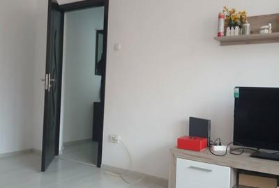Apartament cu 3 camere decomandat în Girocului - 11