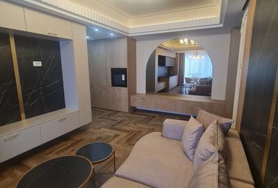 Apartament cu 3 camere decomandat în Central - 1