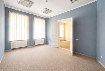 Apartament cu 4 camere în Central - 2