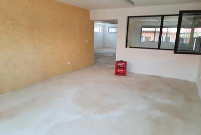 Spațiu comercial, de 145 mp, în Central - 3