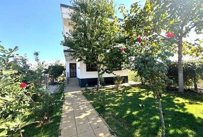Casă cu 6 camere cu Teren 302 Mp în Central