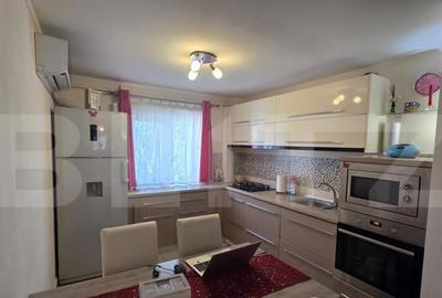 Apartament 3 camere, mobilat si utilat- Rovine, zona Piata G - 12