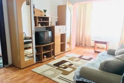 Apartament cu 2 camere semidecomandat, mobilat în Vest