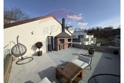 Casă cu 8 camere cu Teren 374 Mp în Gruia - 15