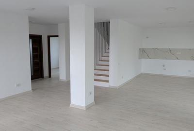 Casă cu 4 camere în Moara Domnească - 1