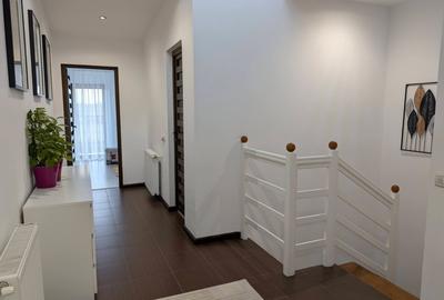 Casă cu 3 camere decomandat cu Canalizare în Central - 4