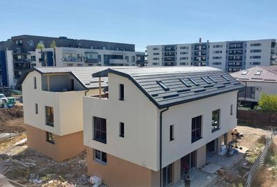 Duplex cu 4 camere cu Canalizare în Ozana