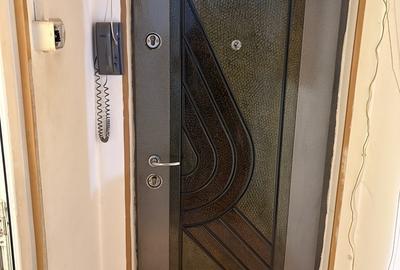 Garsonieră decomandată în Titan - 2