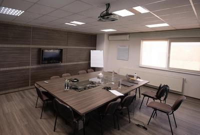 Spațiu comercial, de 5,100 mp, în Central - 17