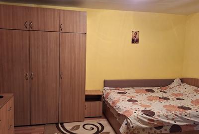 Casă cu 2 camere cu Teren 1215 Mp în Central