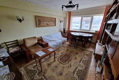 Apartament 3 camere Strada Cuza Voda - etaj 3 - 77 mp - 3