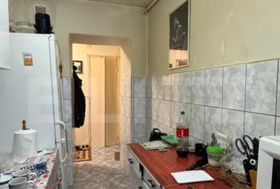 Apartament cu 2 camere decomandat în Tractorul
