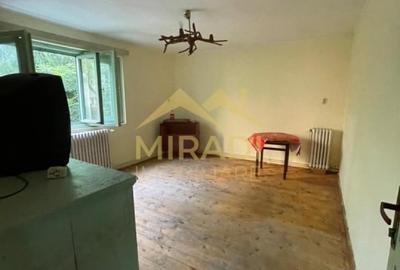 Casă cu 7 camere cu Canalizare în Central - 13