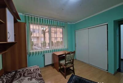 Apartament cu 4 camere decomandat în Traian - 6