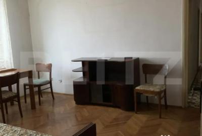 Apartament cu 4 camere decomandat în Calea București