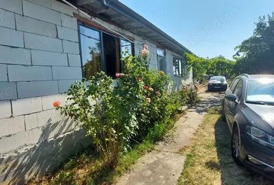 Casa de vanzare, loc Budeni-Comana