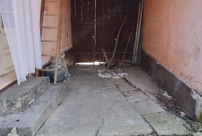 Casă cu Teren 900 Mp în Călacea