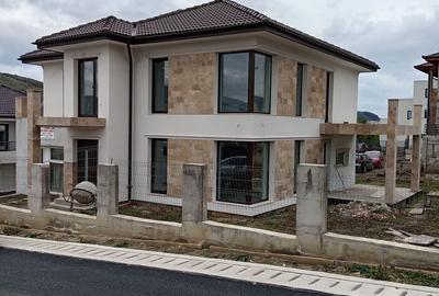 Casă cu 4 camere în Mărăști - 4