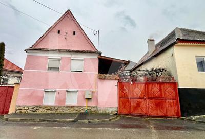 Casă individuală cu 2 camere cu Canalizare în Turnu Roșu - 1