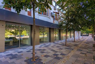 Spatiu comercial de inchiriat,zona premium cu vad comercial,Bd.Decebal - 1